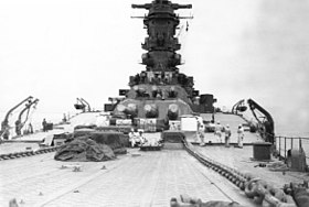 Musashi_battleship_in_1942